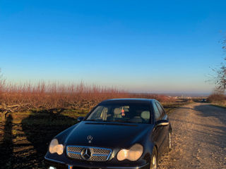 Mercedes C-Class foto 6