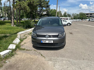 Volkswagen Touran foto 1