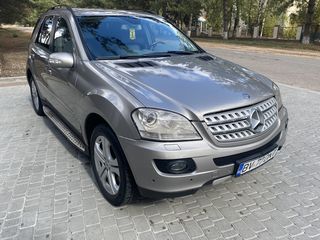 Mercedes ML Class foto 4