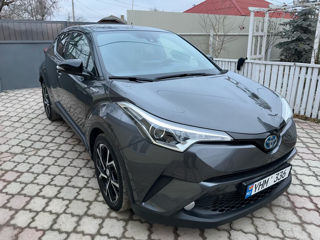 Toyota C-HR foto 2