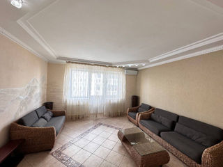 Apartament cu 2 camere, 82 m², Centru, Chișinău foto 4