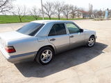 Mercedes Series (W124) foto 1