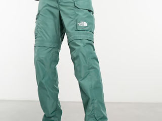 The North Face Alrescha zip off cargo trousers in sage green