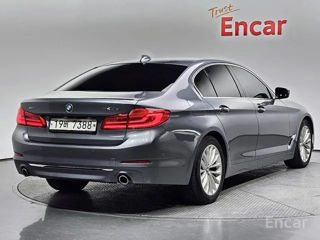 BMW 5 Series foto 2