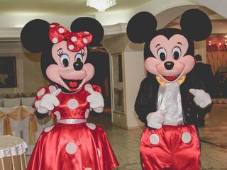 Mascote Mickey și Minnie Mouse - livrare flori și distracții pentru copii! foto 5