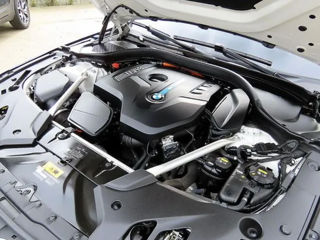 BMW 5 Series foto 14