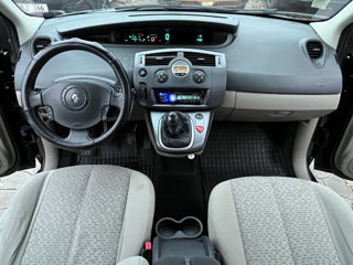 Renault Grand Scenic foto 8