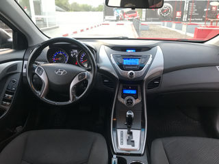 Hyundai Elantra foto 3