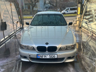 BMW 5 Series foto 2