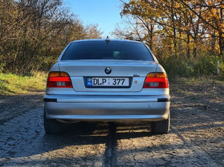 BMW 5 Series foto 3