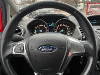 Ford Fiesta foto 12