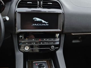 Jaguar F-PACE foto 8