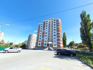 Vînzare apartament 2 dormitoare și living, priveliște spre tot orașul, bloc superb! foto 9