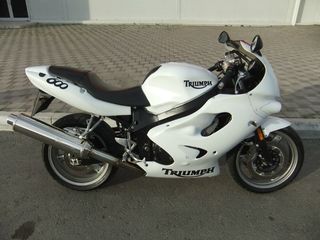 Triumph TT 600R foto 1