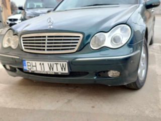 Mercedes C-Class foto 8