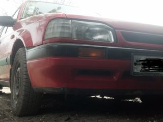 Mazda 323 foto 1