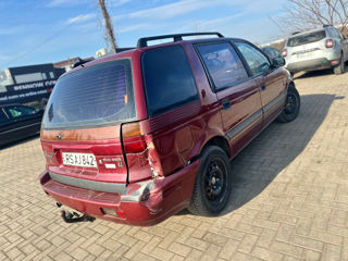 Mitsubishi Space Wagon foto 4