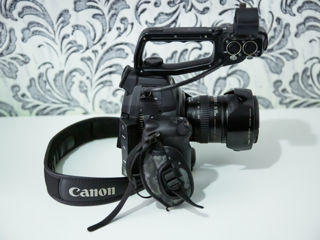 Canon C100 DAF + obiectiv Canon 24-105 f4 L IS + accesorii.