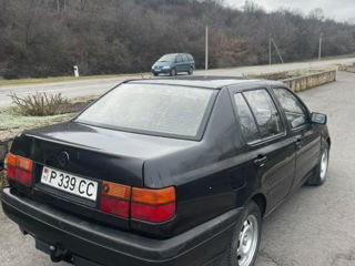 Volkswagen Vento foto 4