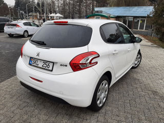 Peugeot 208 foto 5