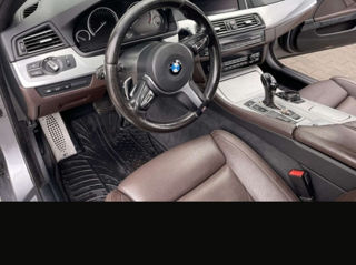 BMW 5 Series Touring foto 2