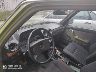 Mercedes Series (W123) foto 7