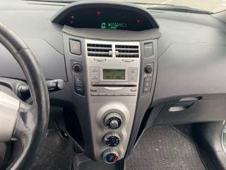 Toyota Yaris foto 14