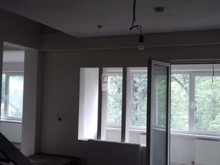 Apartament cu 3 camere, încălzire autonomă, 130 mp foto 1