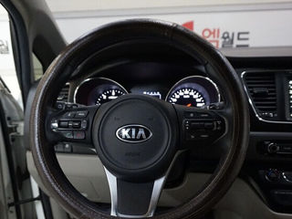 KIA Carnival foto 13