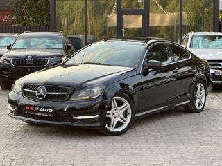 Mercedes C-Class Coupe foto 1