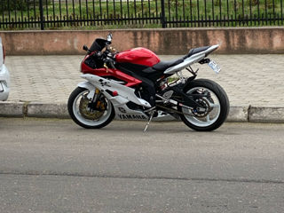 Yamaha YZF-r6 foto 4