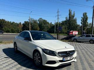 Mercedes C-Class foto 2