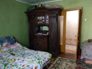 Se vinde apartament cu 2 odai , locativ cu o amplasare foarte buna , 57m.p. cu incalzire autonoma , foto 5