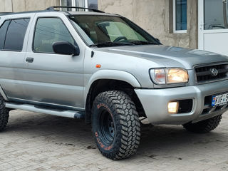 Nissan Pathfinder foto 2