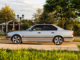 BMW 5 Series foto 4