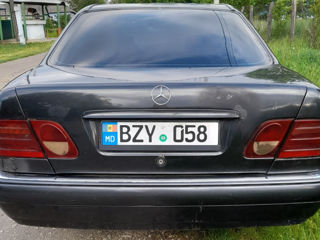 Mercedes E-Class foto 5