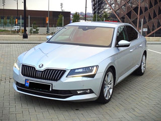 Skoda Superb foto 2