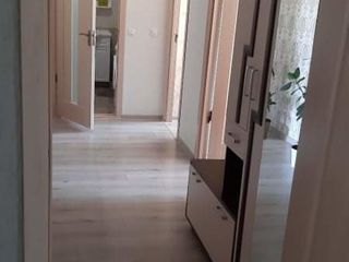 Vînd apartment Ialoveni centru. foto 3