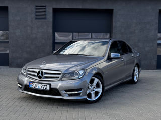 Mercedes C-Class foto 2