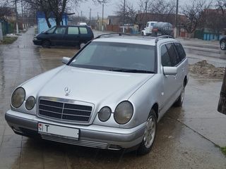 Mercedes E Class foto 1