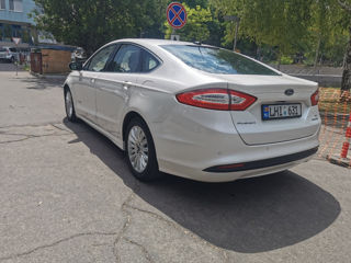 Ford Fusion foto 2