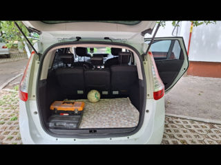 Renault Grand Scenic foto 2