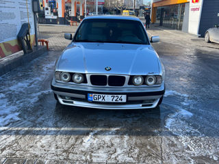 BMW 5 Series foto 10