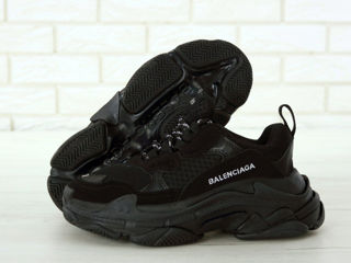 Balenciaga Triple S All Black Unisex foto 8