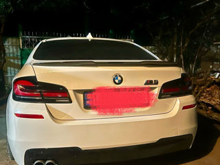 BMW 5 Series foto 9