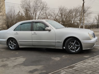 Mercedes E-Class foto 10