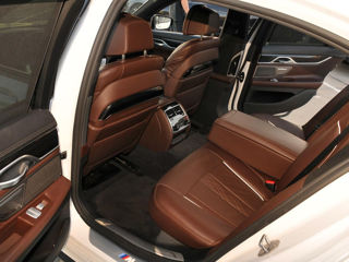 BMW 7 Series foto 8