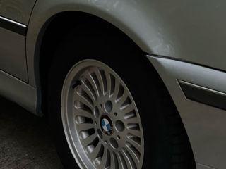 BMW 5 Series foto 6