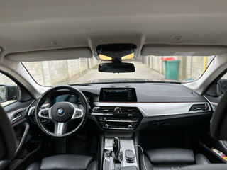 BMW 5 Series foto 8