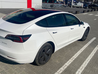 Tesla Model 3 foto 2